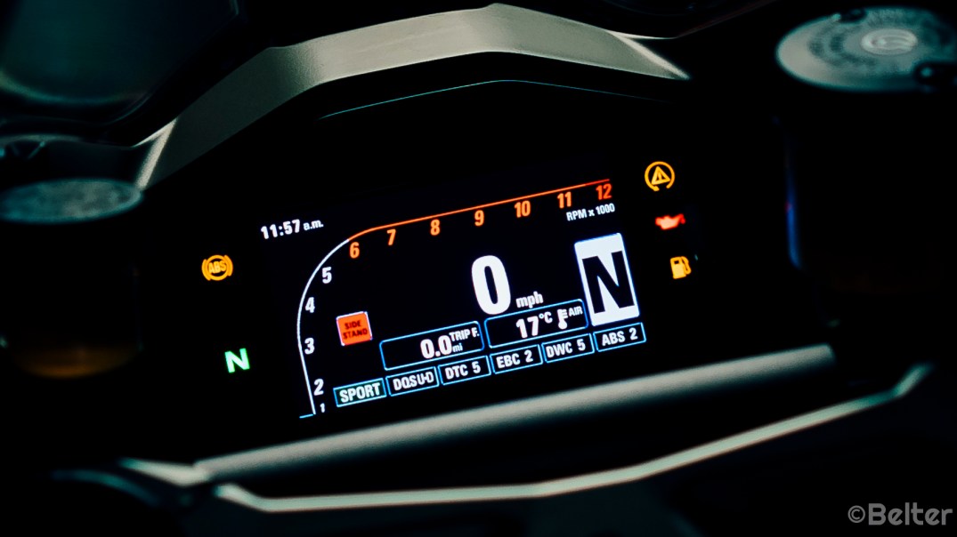 1299-review-dash-dark